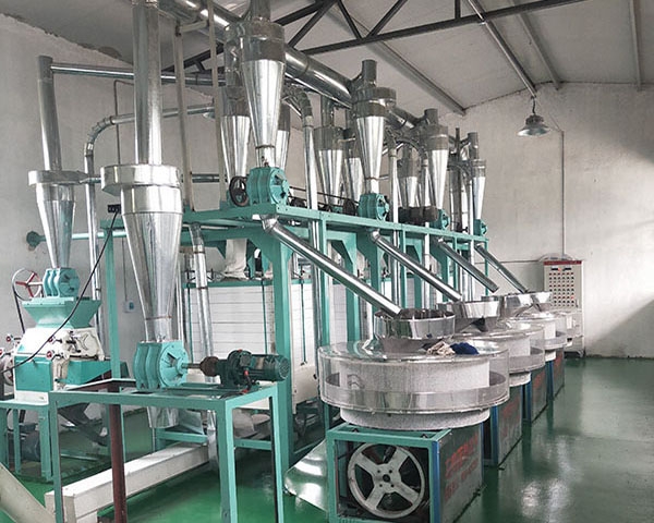 全自動石磨面粉機(jī)常見的問題，在您操作之前了解多少呢?石磨面粉機(jī)廠家鑫峰面粉機(jī)械廠為您講述