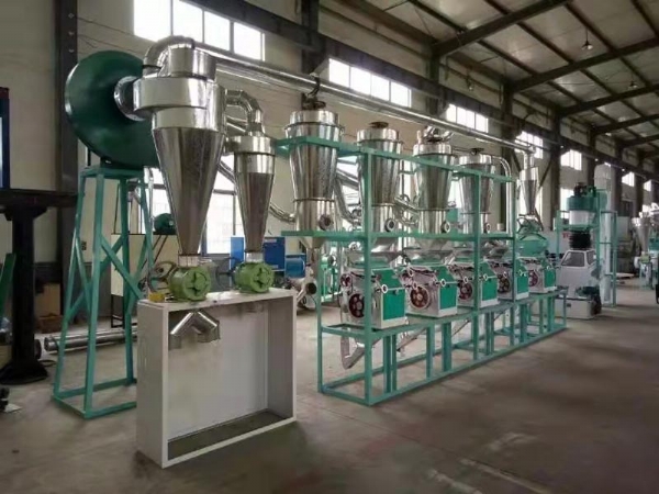 面粉機(jī)廠家教您如何來選擇石磨面粉機(jī)